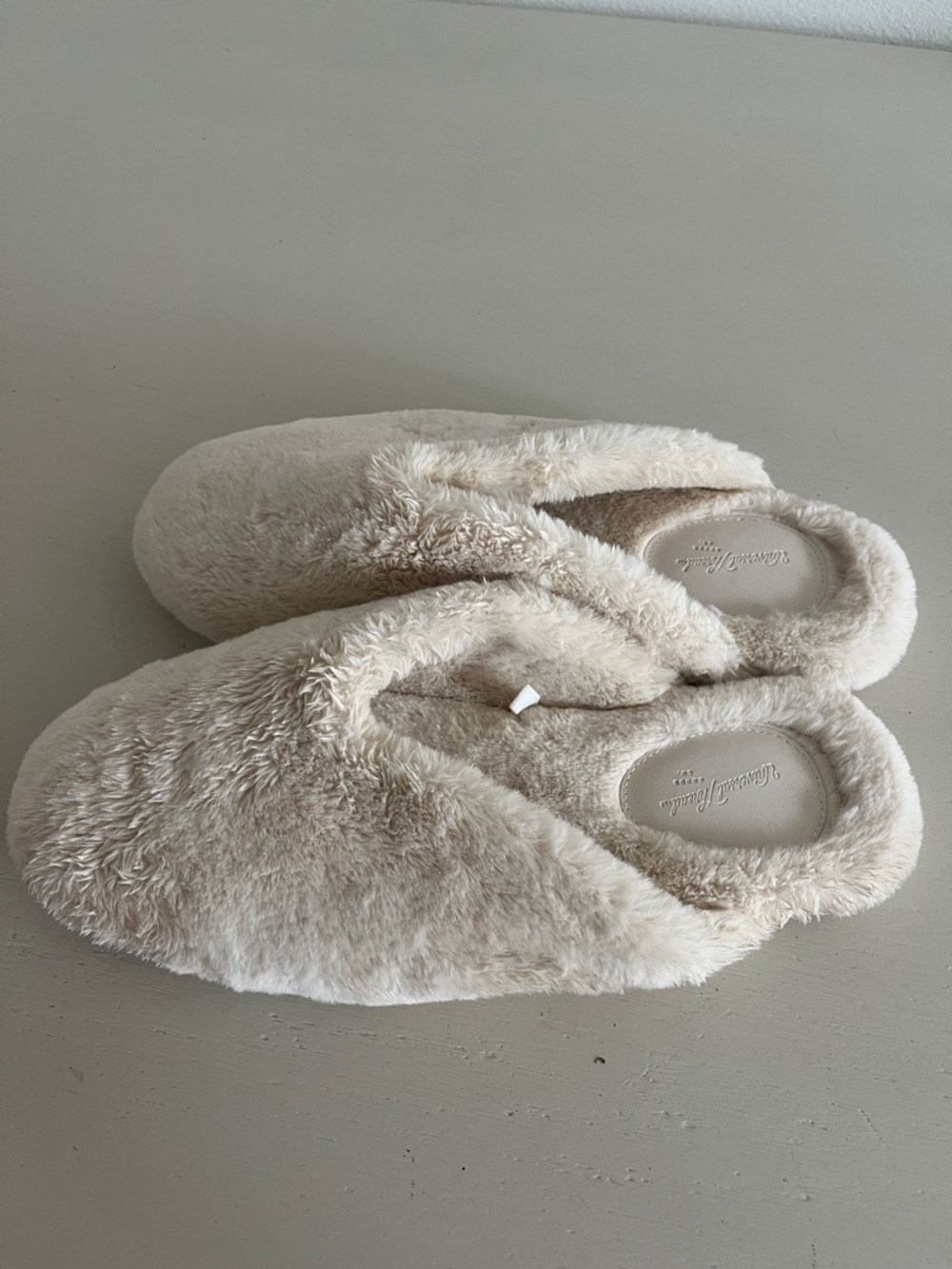 Universal Thread Women's Plush Slip-On Slippers - Beige